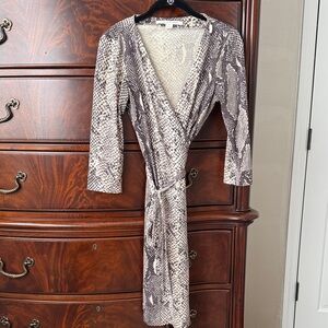 Diane Von Furstenberg Gray Snakeskin Patterned Wrap Dress